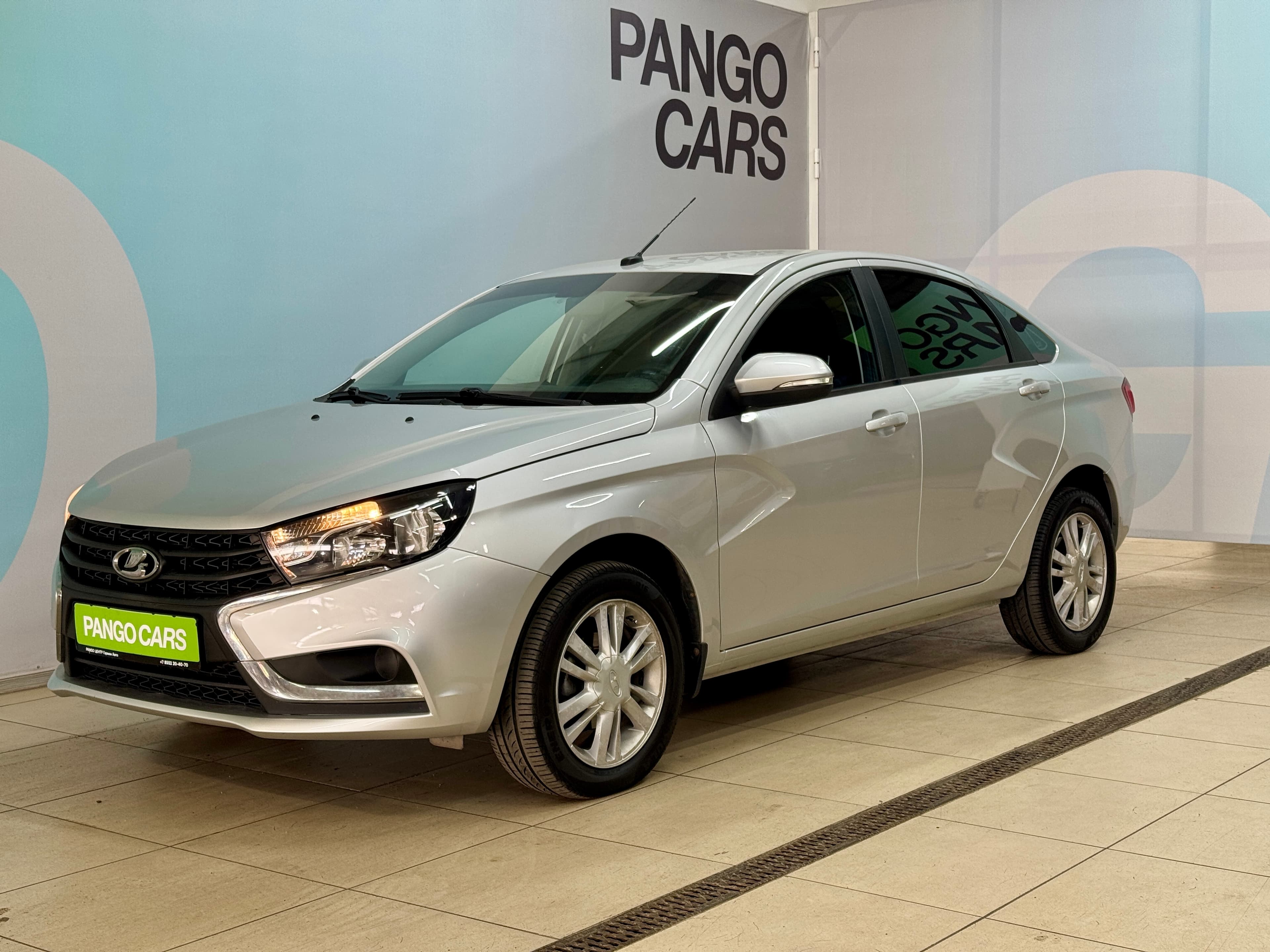 Фотография автомобиля Lada (ВАЗ) Vesta