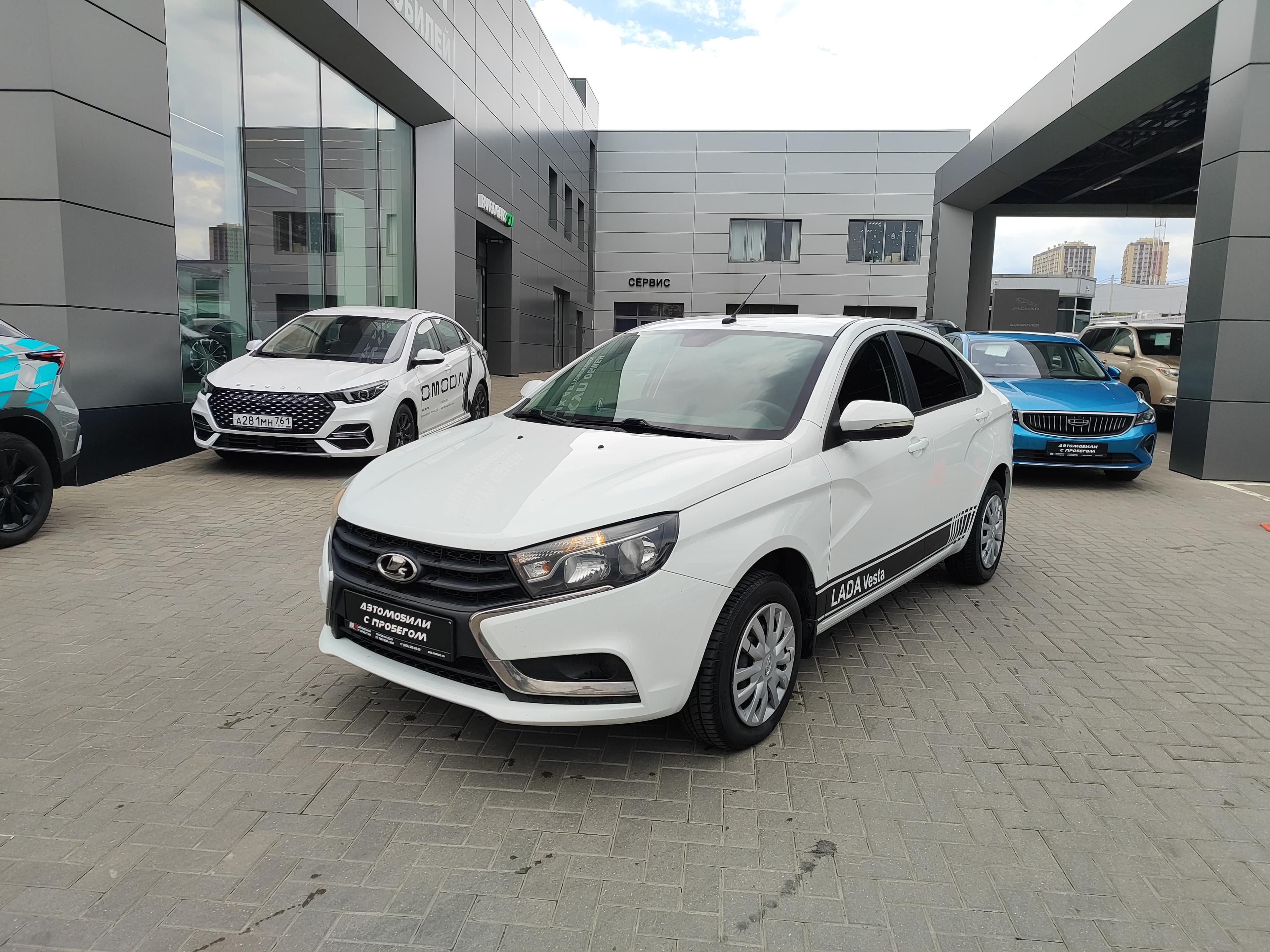 Фотография автомобиля Lada (ВАЗ) Vesta