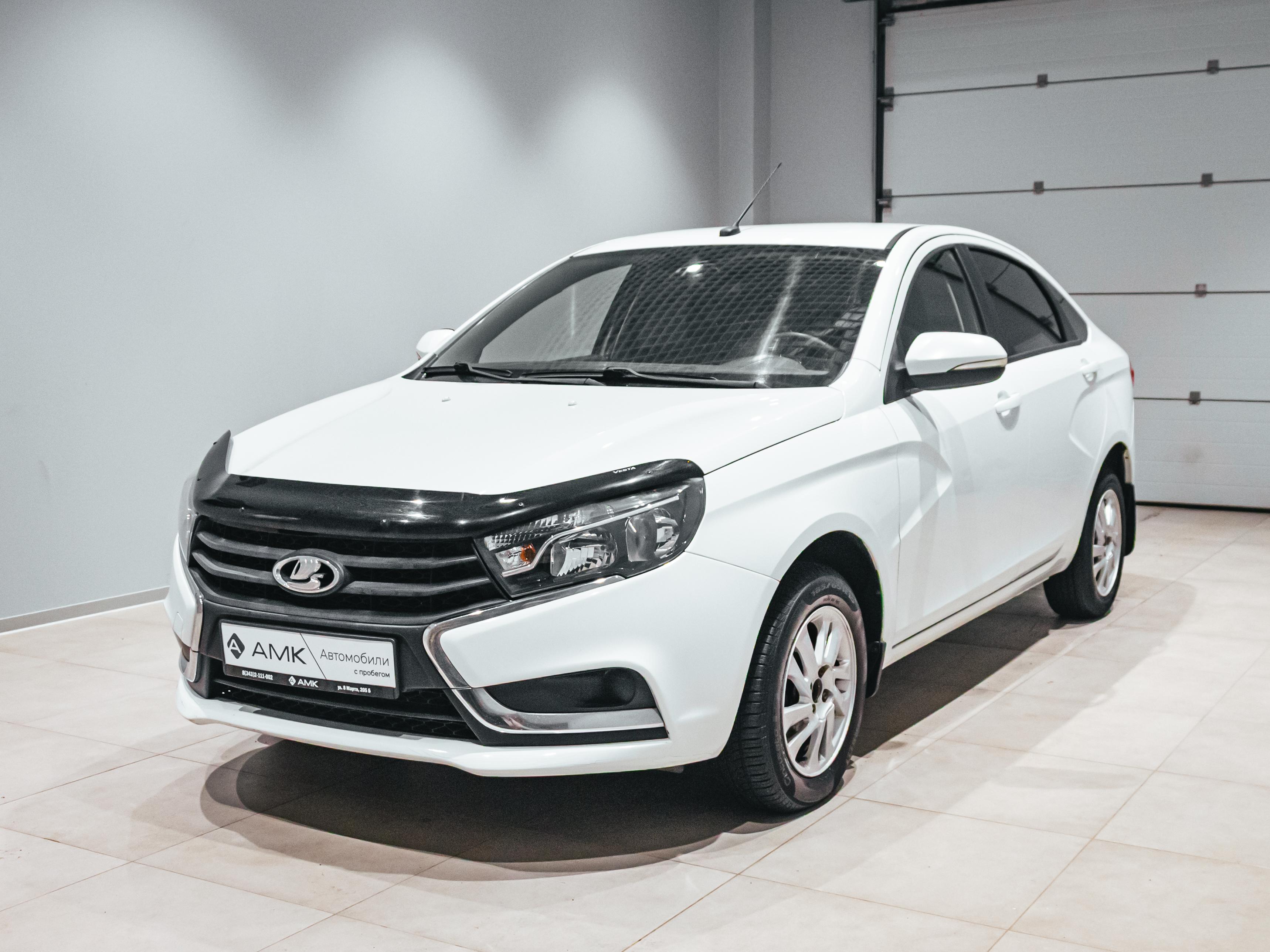 Фотография автомобиля Lada (ВАЗ) Vesta