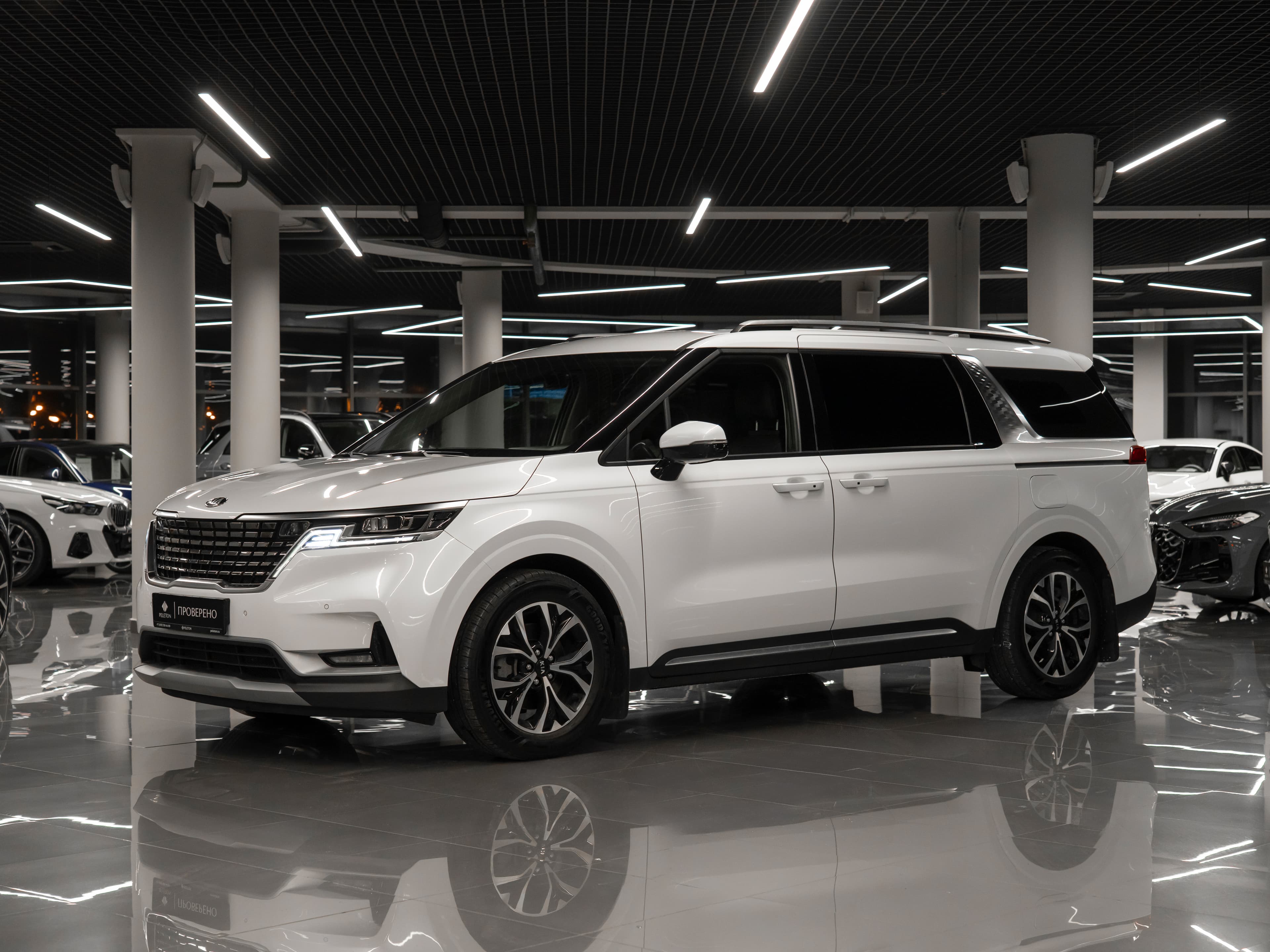 Фотография автомобиля Kia Carnival