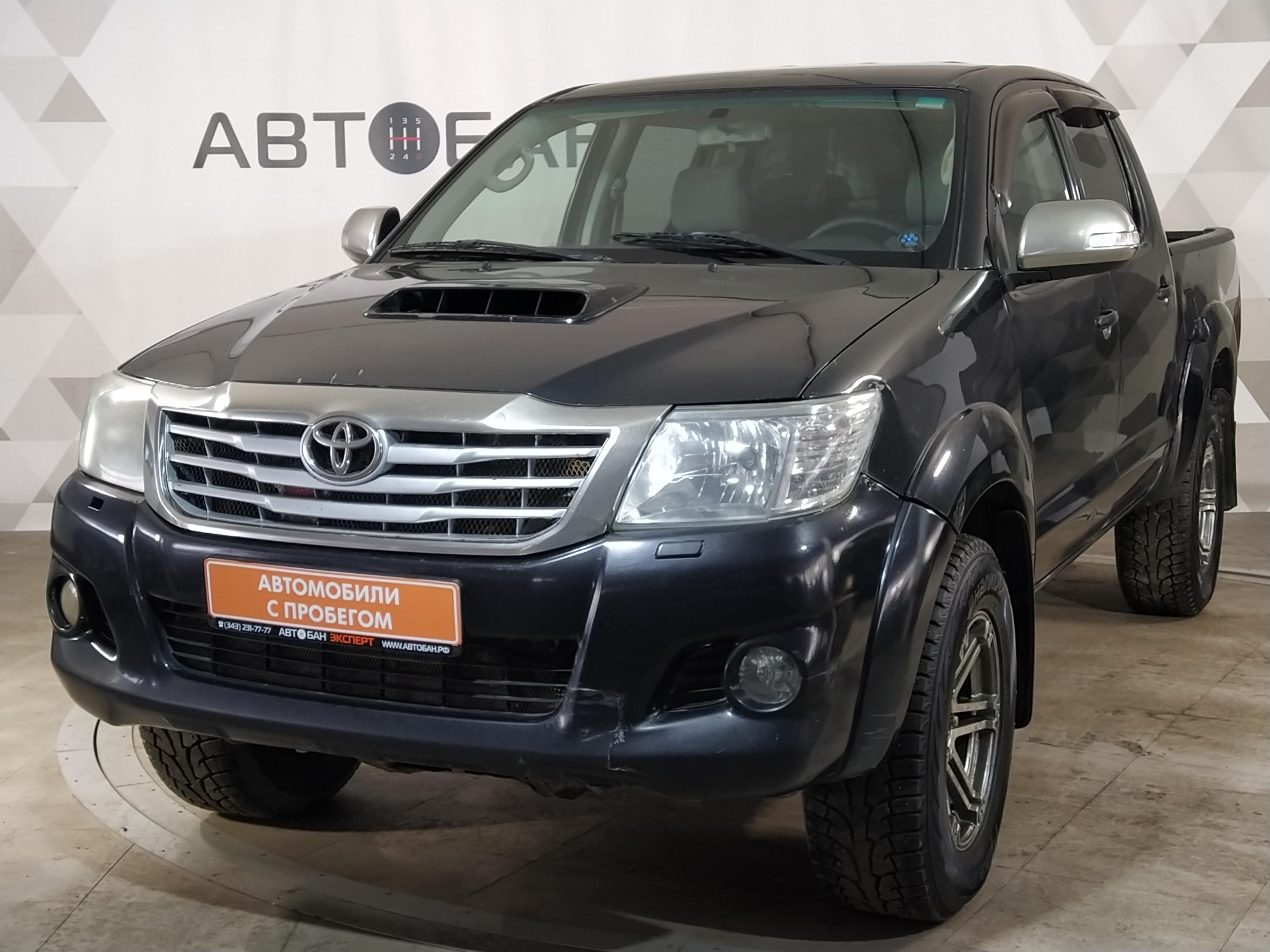 Детали и характеристики автомобиля Toyota Hilux | Pango Cars