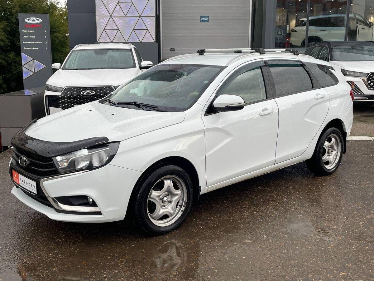 Фотография автомобиля Lada (ВАЗ) Vesta