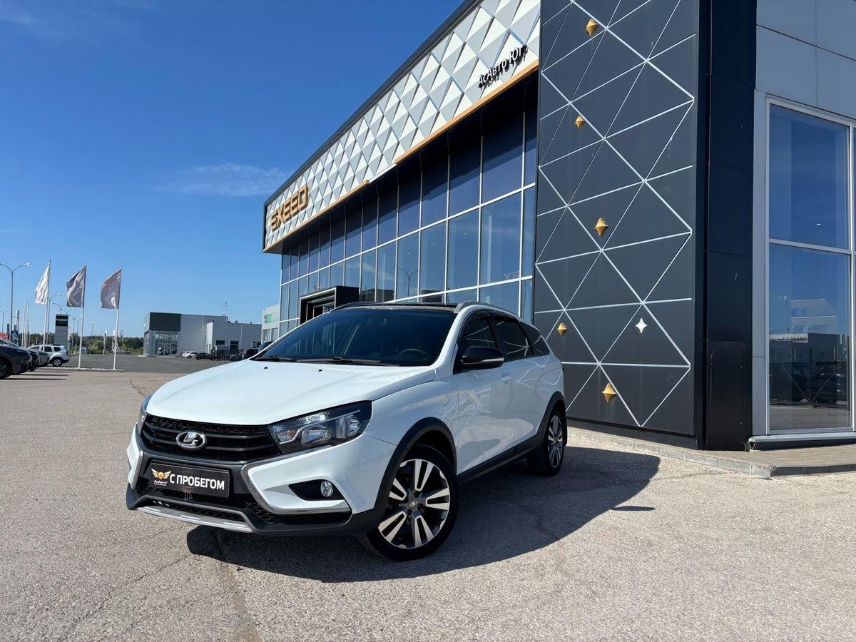 Фотография автомобиля Lada (ВАЗ) Vesta