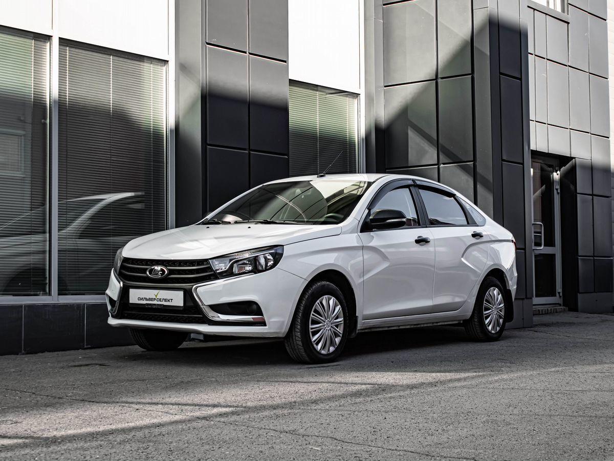 Фотография автомобиля Lada (ВАЗ) Vesta